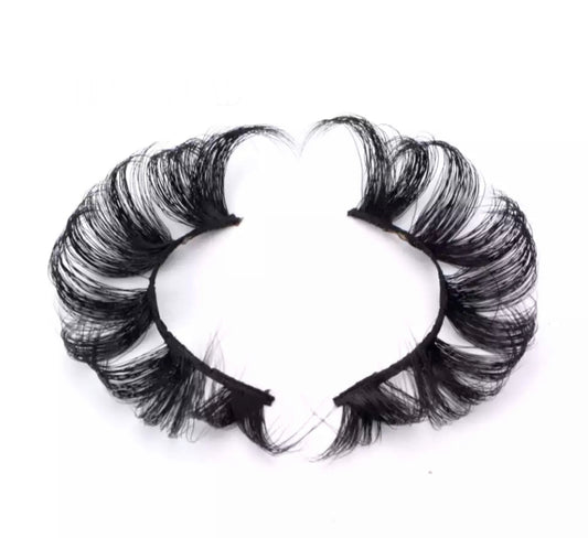 “Go Getter” lashes