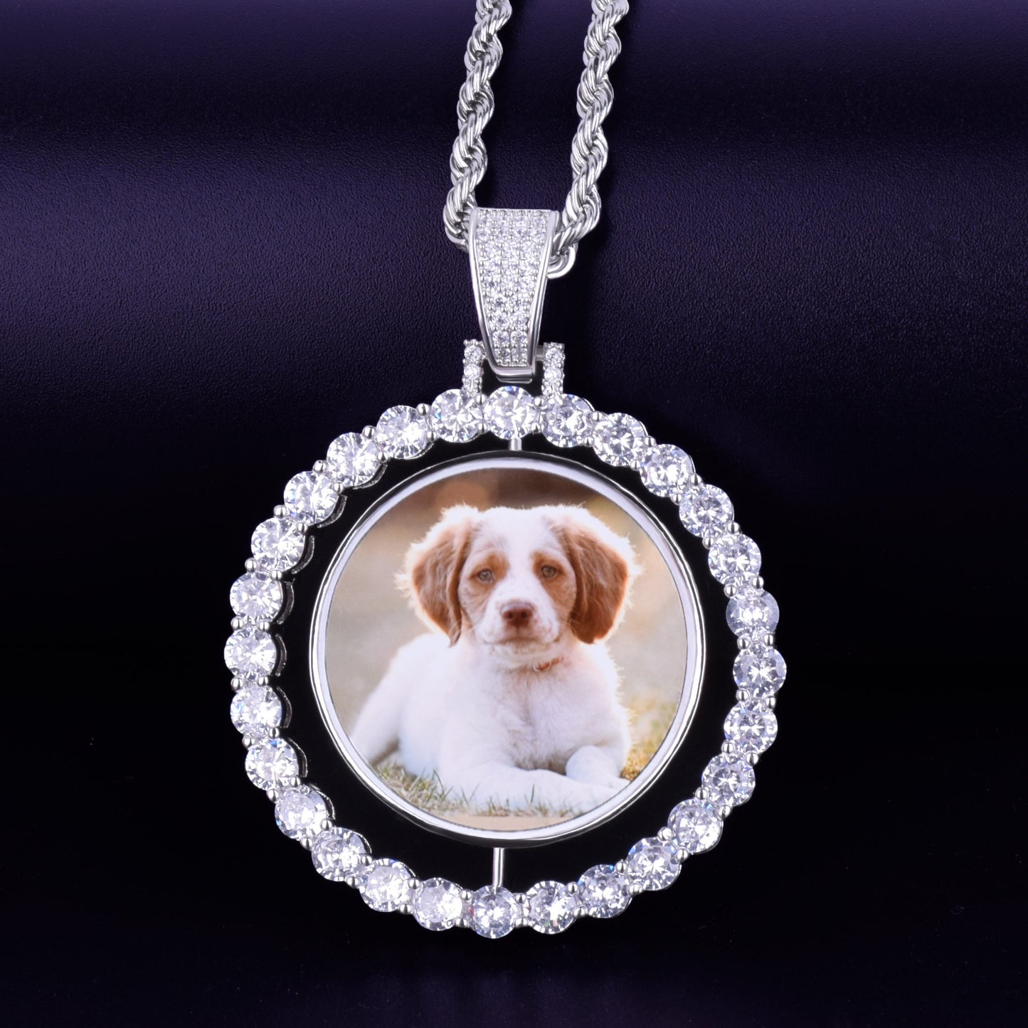 Double sided memory pendant