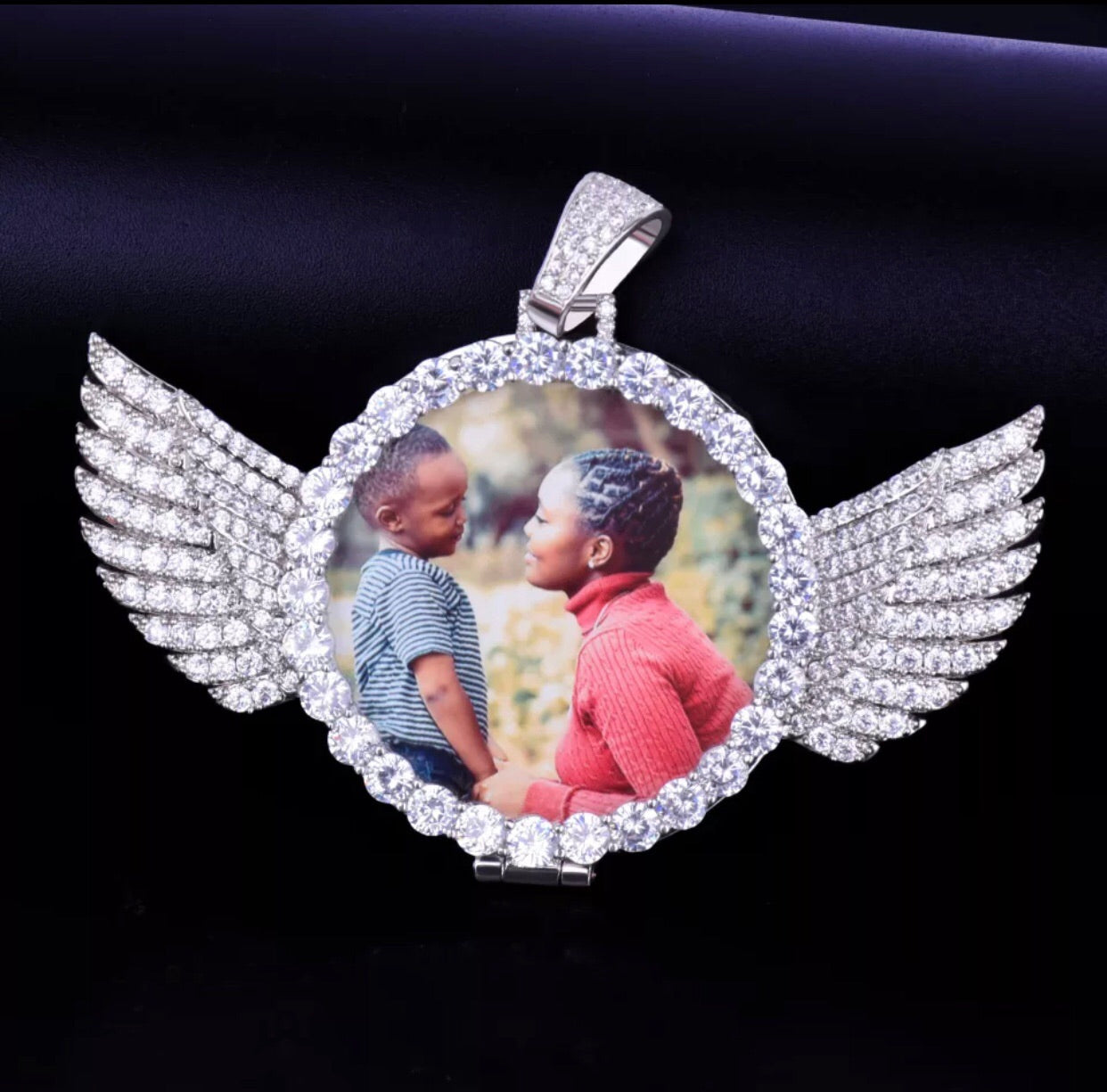 Wing memory pendant